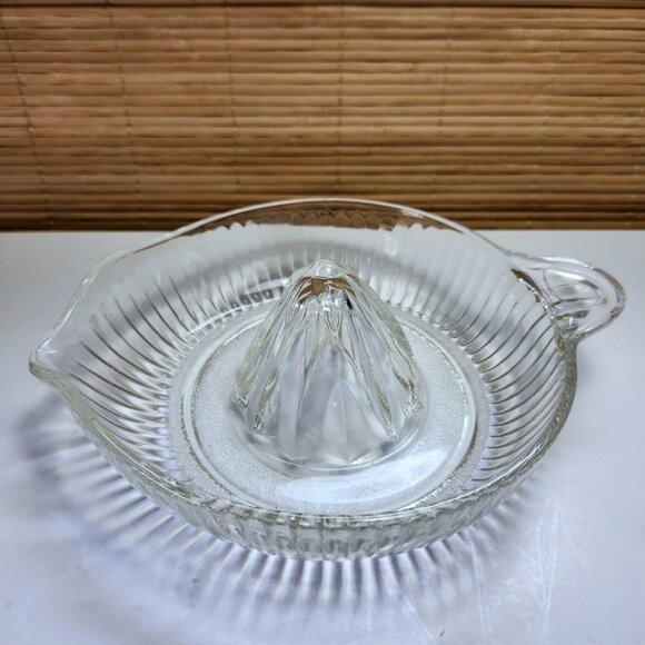 Reamer Ribbed Glass Juicer Reamer with Thumb Handle Textured Bottom L17 Vintage - Picture 1 of 7